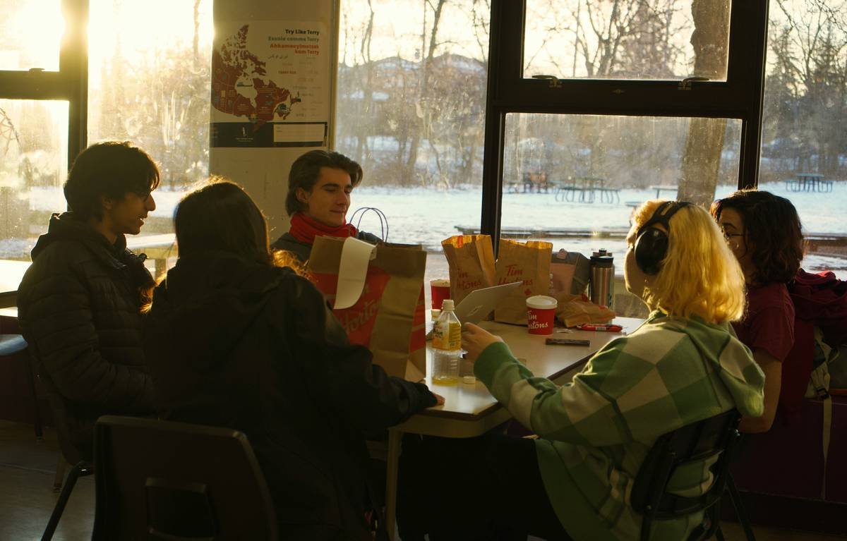 Graph comparing increased customer satisfaction after implementing call queue upgrades