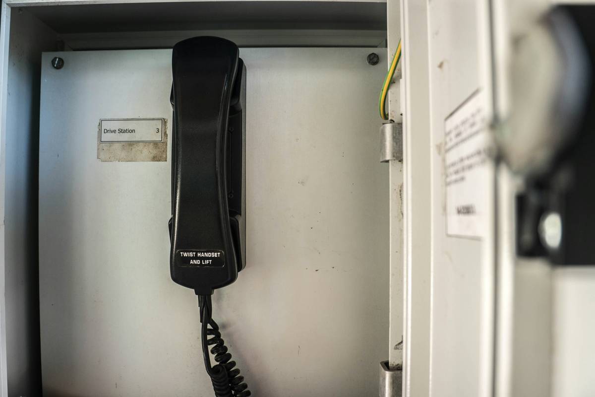 Infographic showing common reasons for misrouted business calls