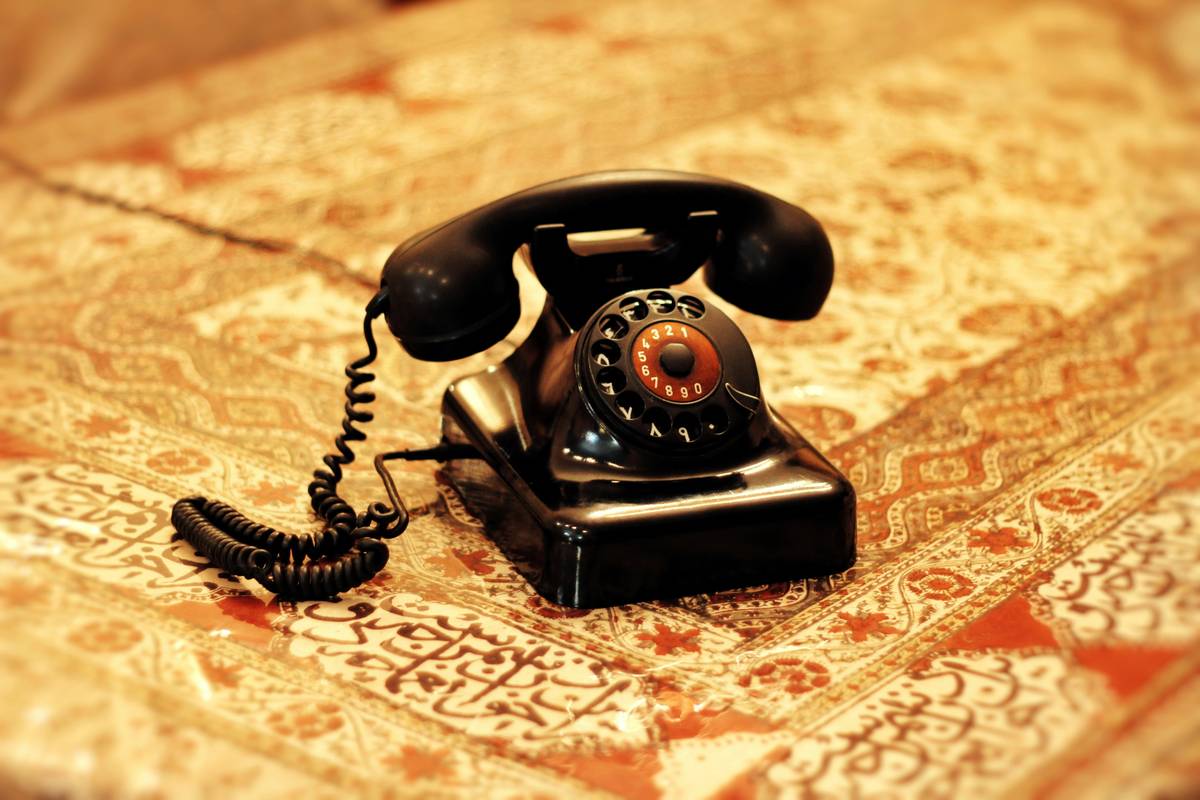 How to Master Call Abandonment Rate Tracking for Smarter Business Phone Features